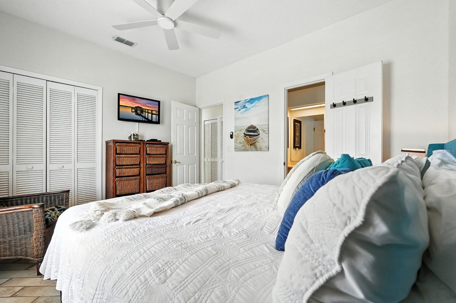Image 12 of 34 For 6612 Atlantic Avenue 101