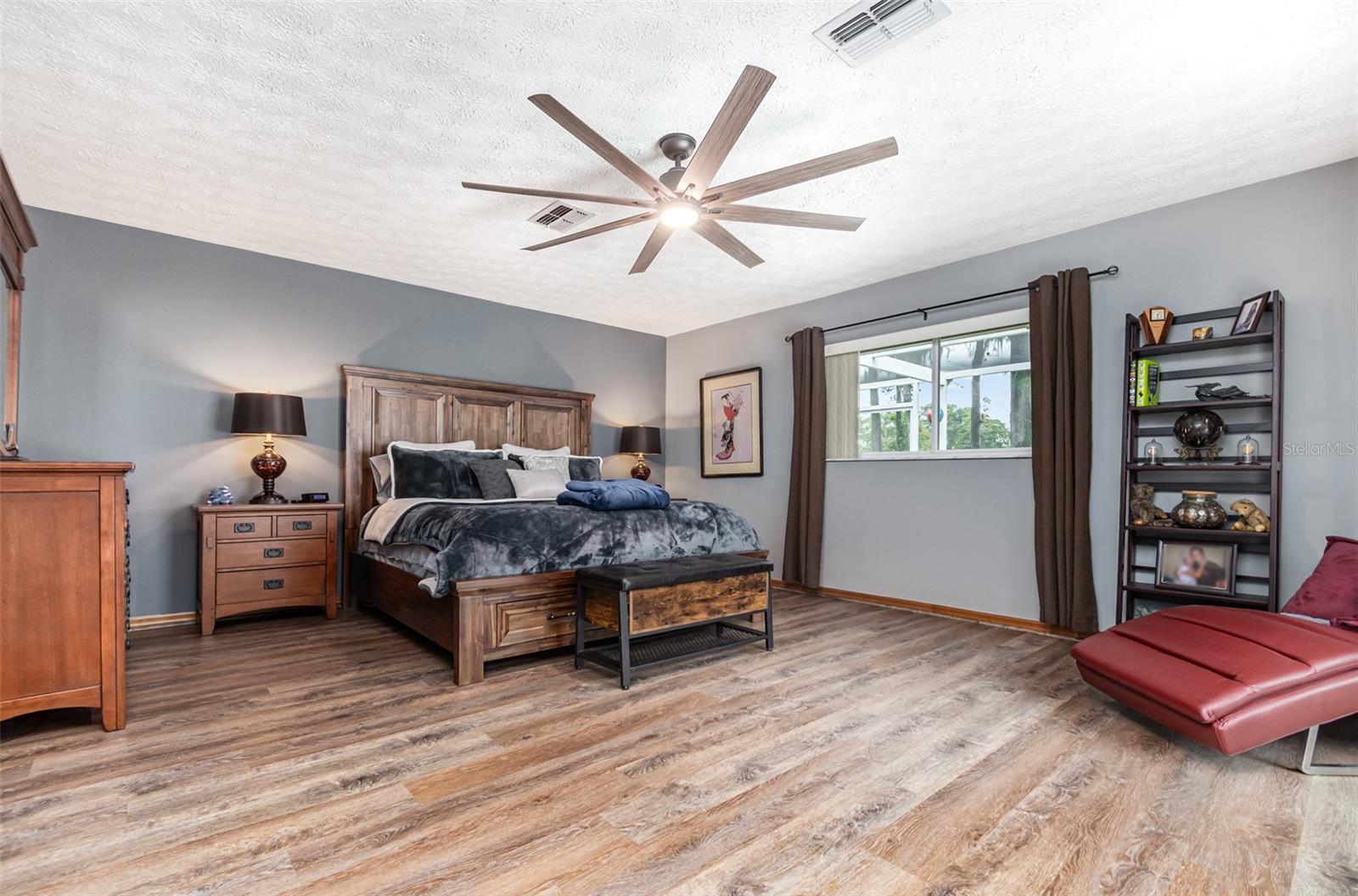 Image 13 of 31 For 10417 Cypress Road