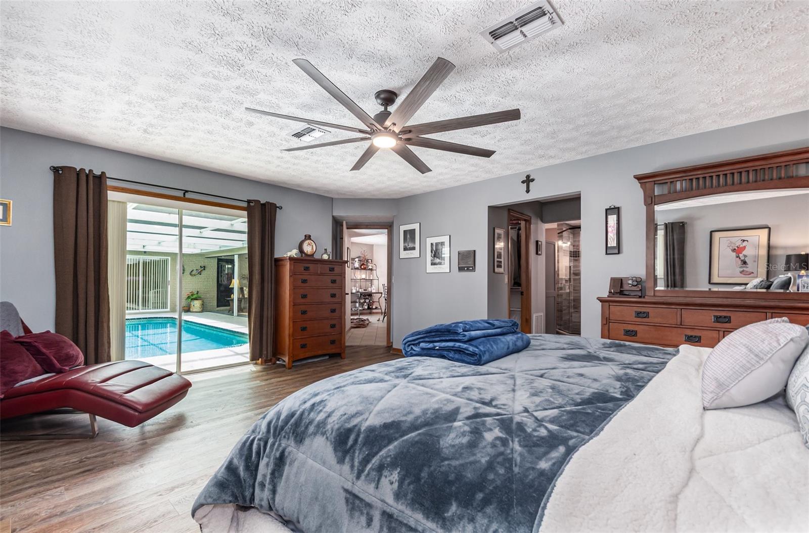 Image 14 of 31 For 10417 Cypress Road
