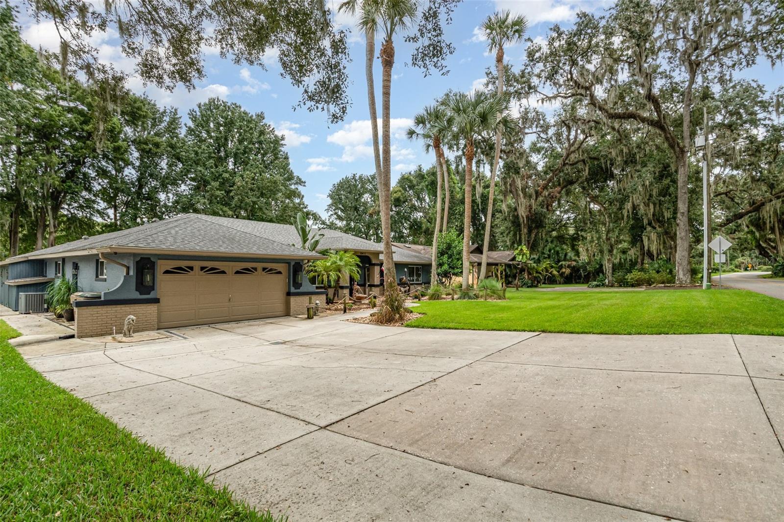 Image 3 of 31 For 10417 Cypress Road