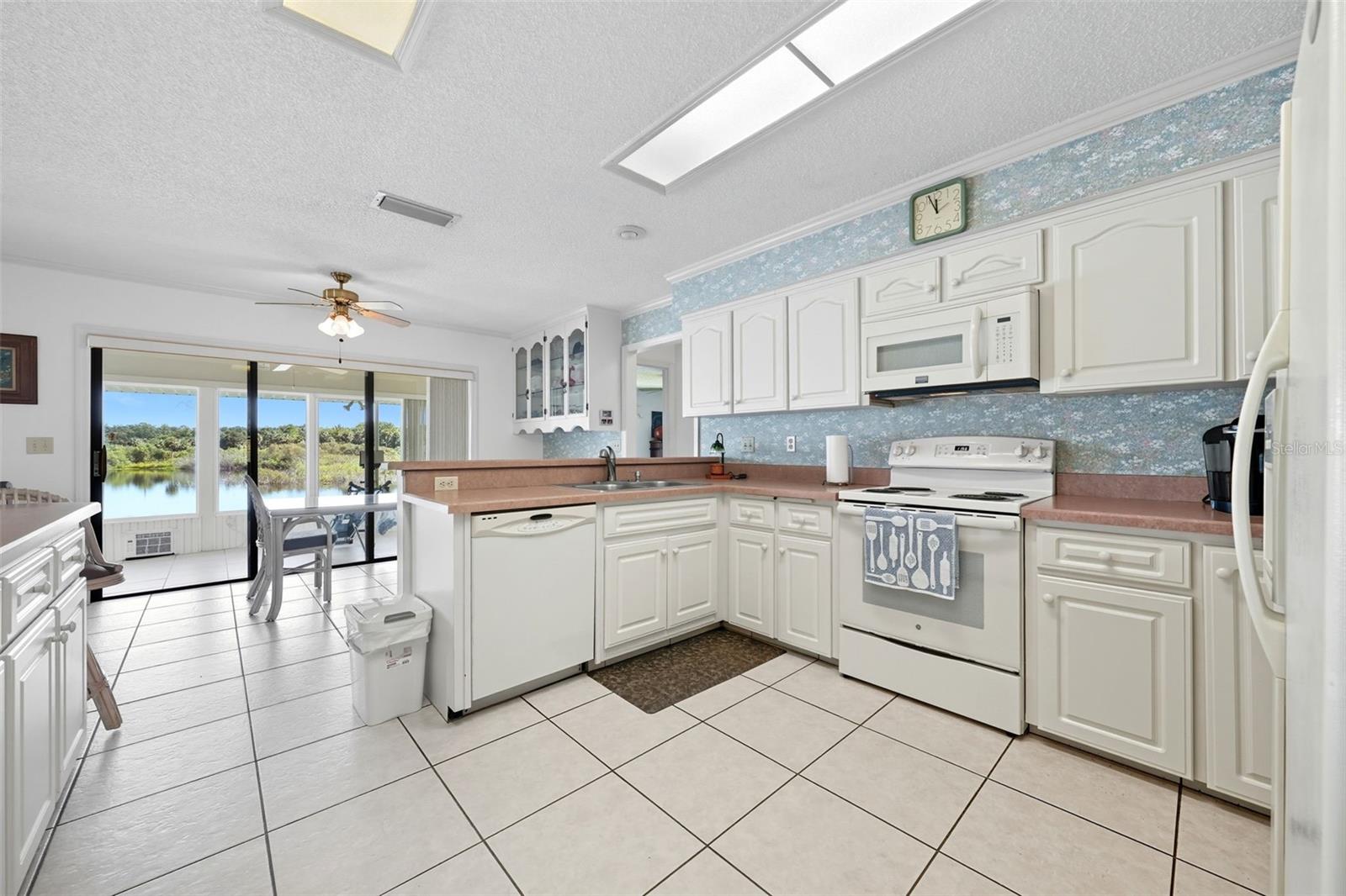 Image 11 of 34 For 1417 Lake Marion Drive