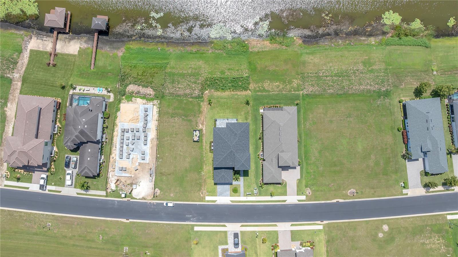 Image 76 of 92 For 156 Caladium Avenue