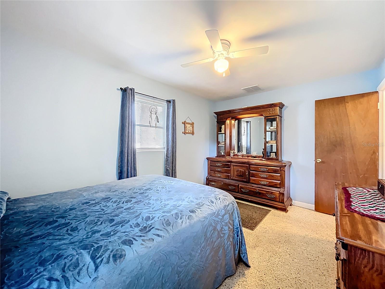 Image 17 of 31 For 566 Wisteria Avenue