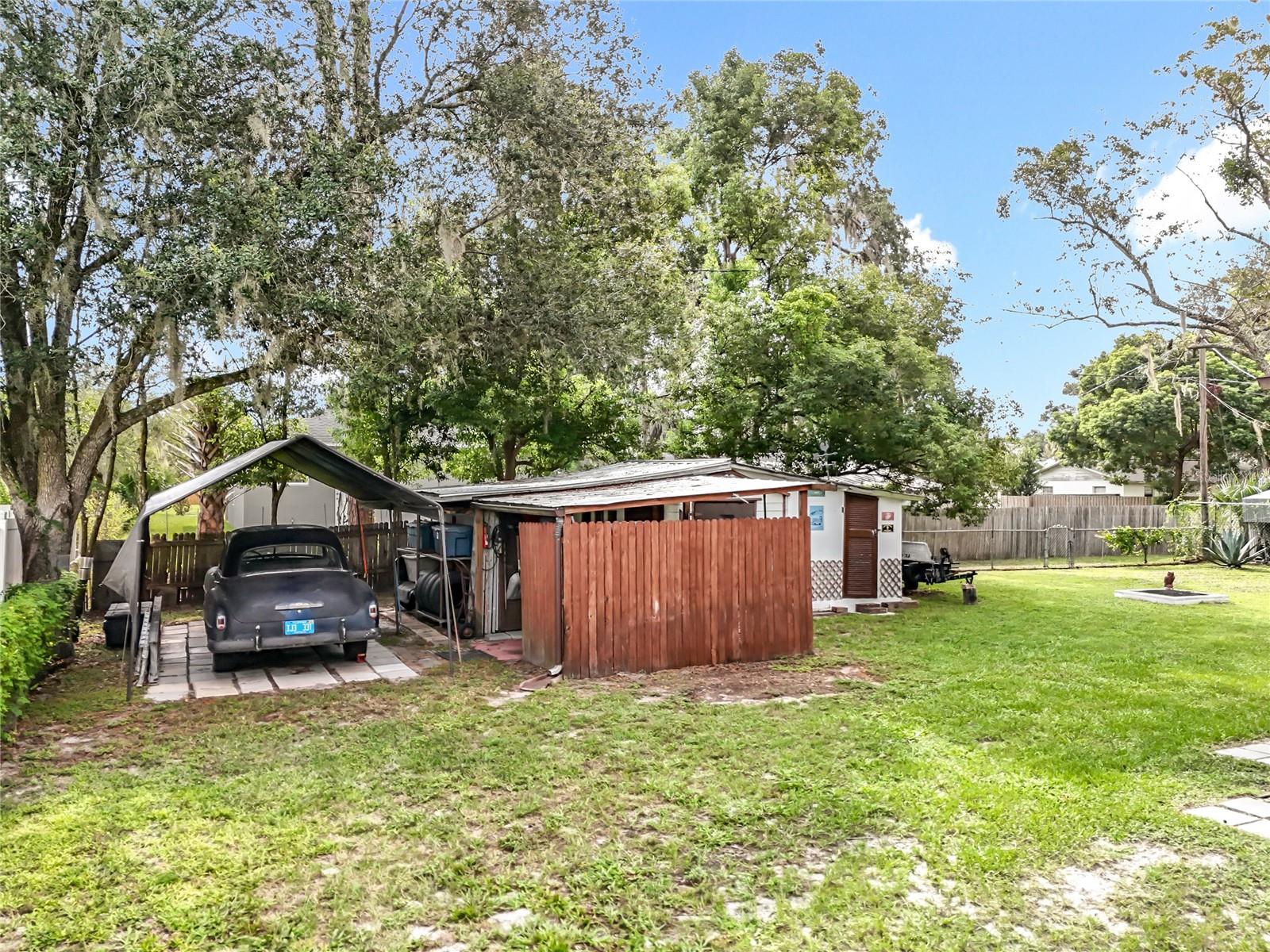 Image 7 of 31 For 566 Wisteria Avenue