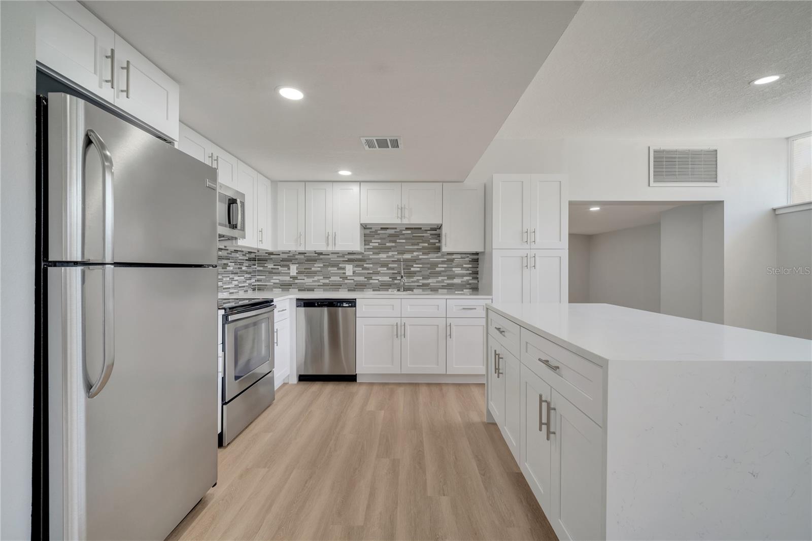 Image 33 of 62 For 2303 Bonneville Drive