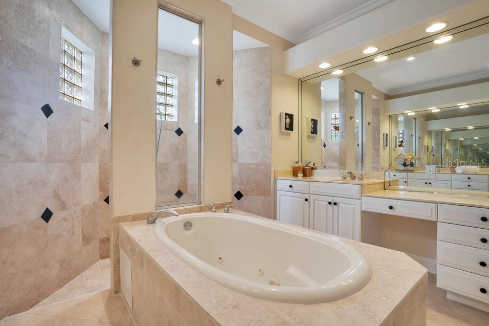 Image 31 of 69 For 13527 Lake Cawood Drive