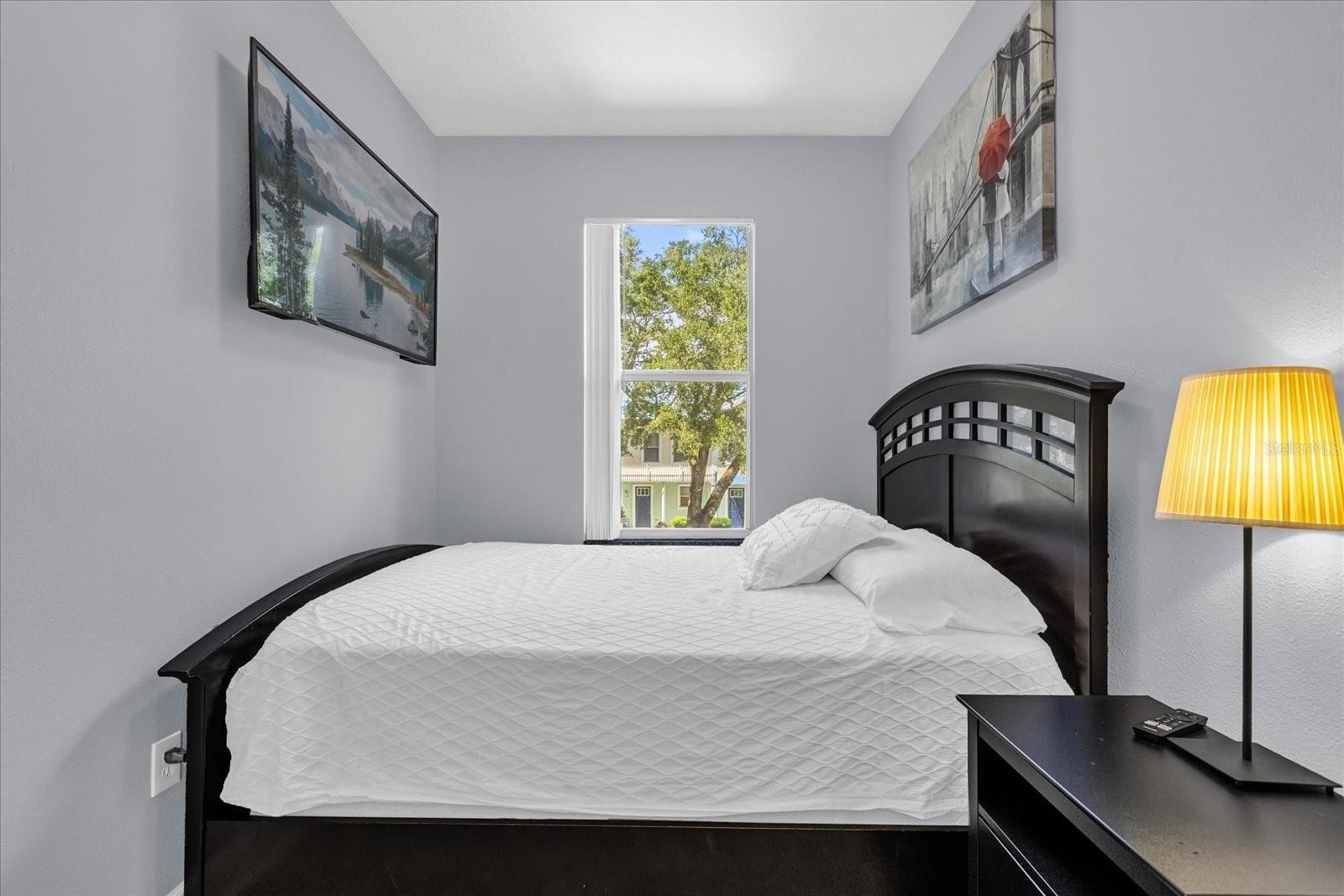 Image 11 of 29 For 627 Cornerstone Drive