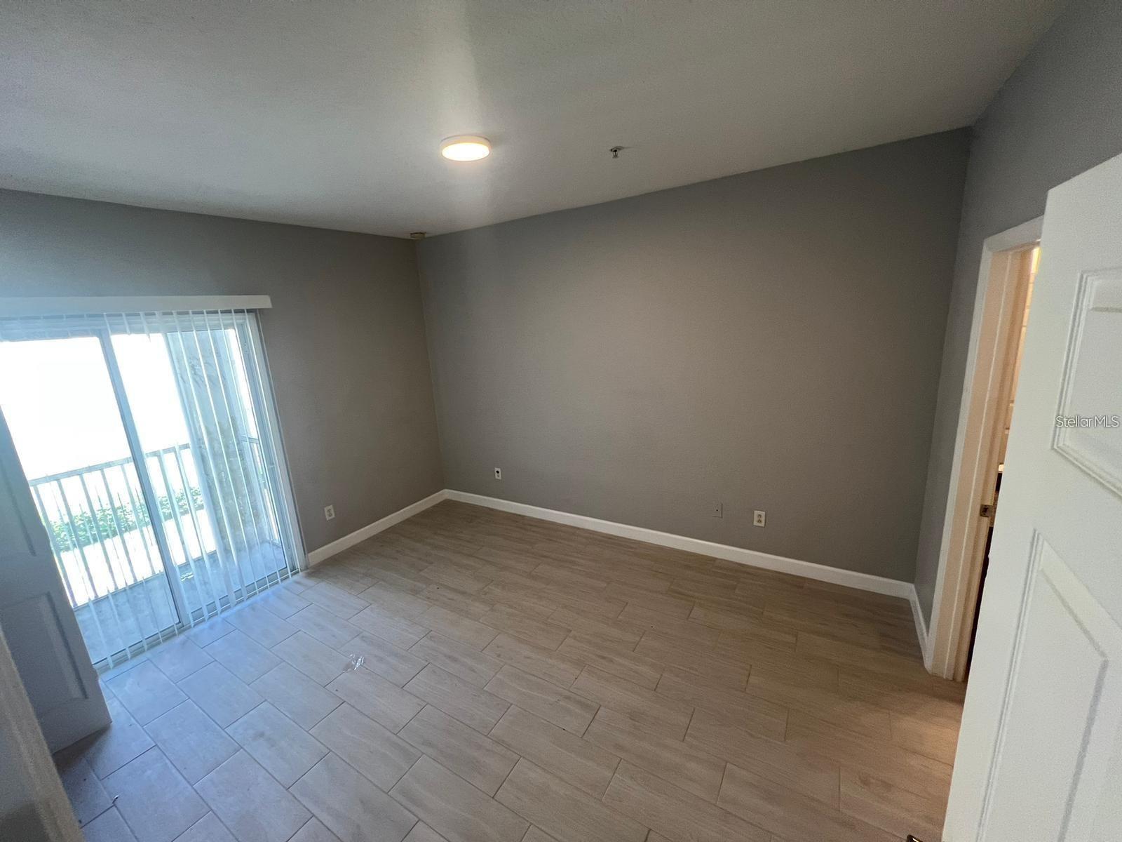 Image 17 of 28 For 2316 Grand Central Parkway 13