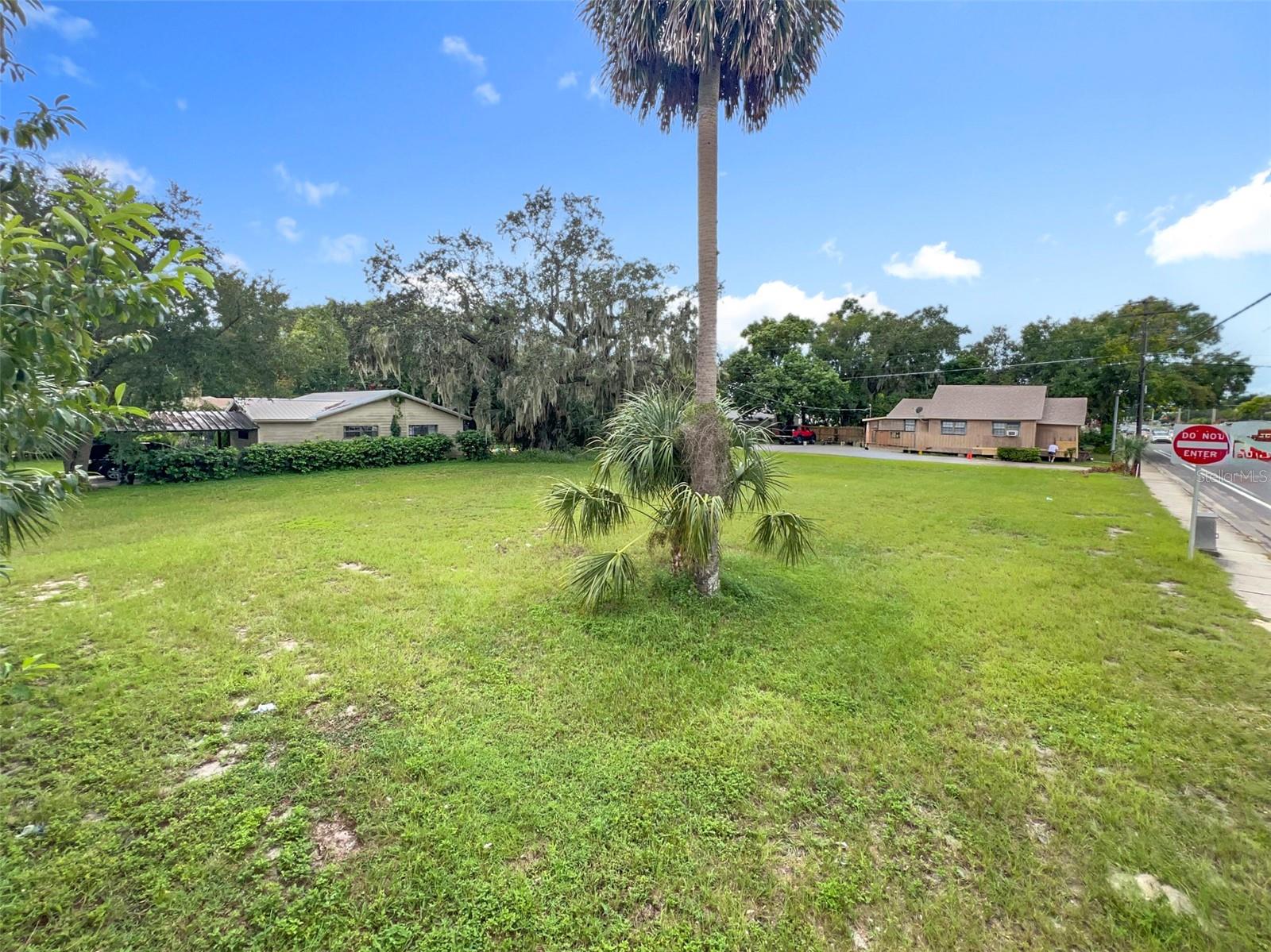 Image 7 of 12 For  Elm Avenue 