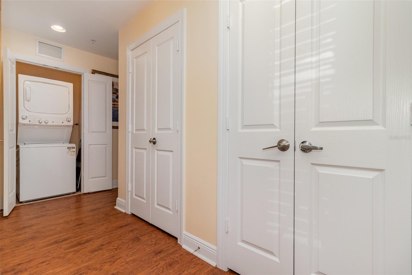 Image 25 of 31 For 7703 Heritage Crossing Way 102