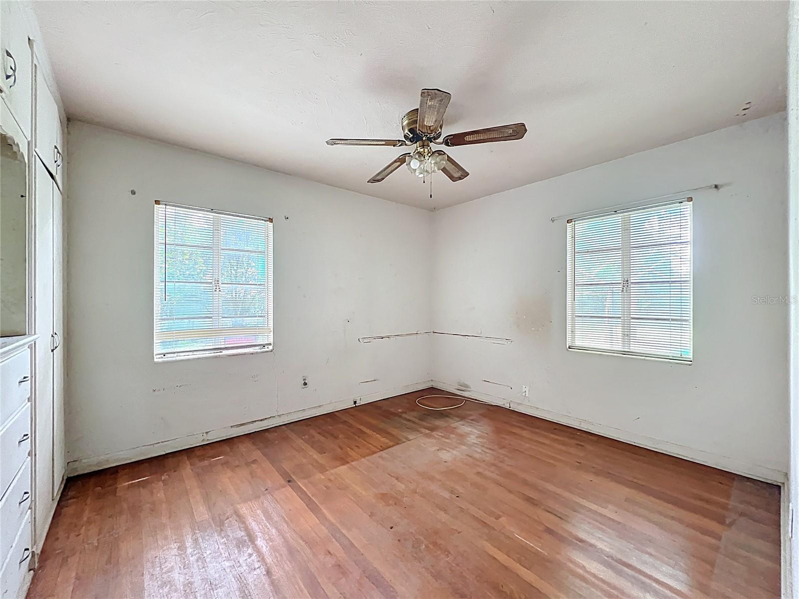 Image 10 of 36 For 2402 Stevens Avenue