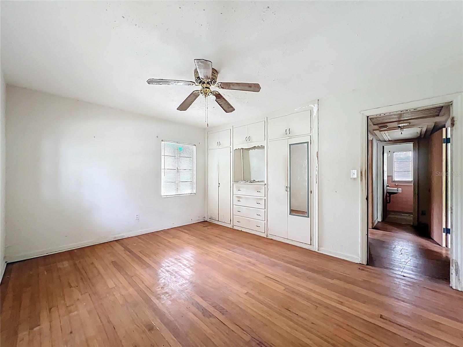 Image 13 of 36 For 2402 Stevens Avenue