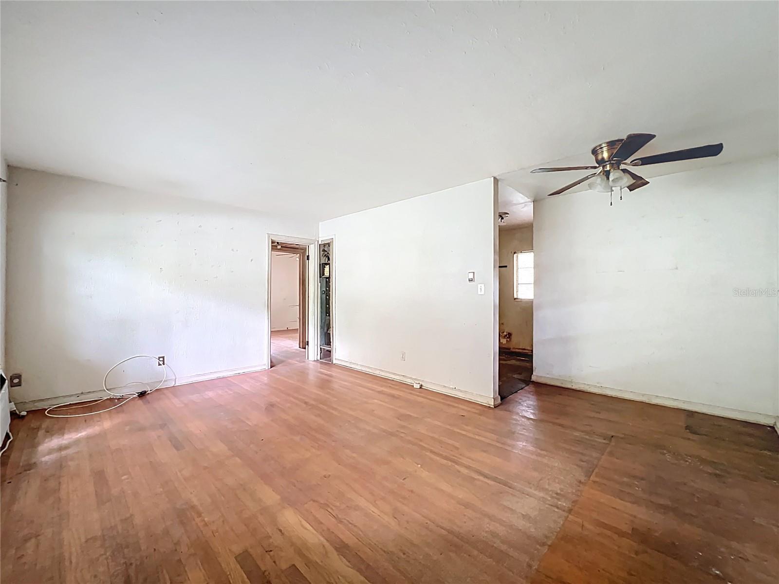 Image 4 of 36 For 2402 Stevens Avenue