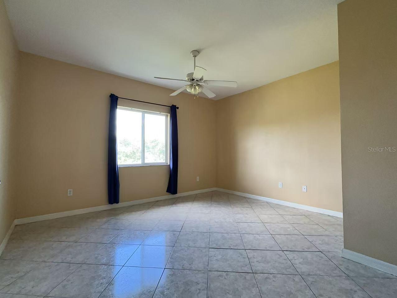 Image 5 of 8 For 516 Villa Del Sol Circle 205