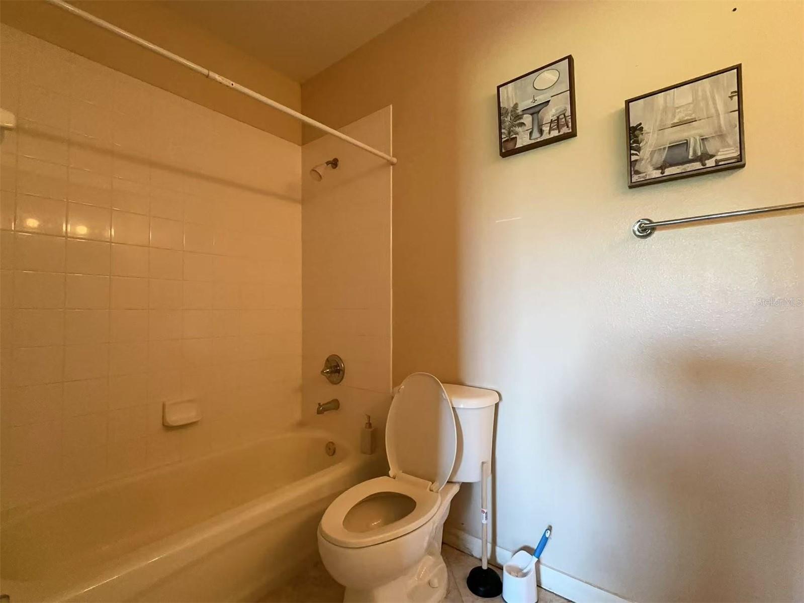 Image 7 of 8 For 516 Villa Del Sol Circle 205