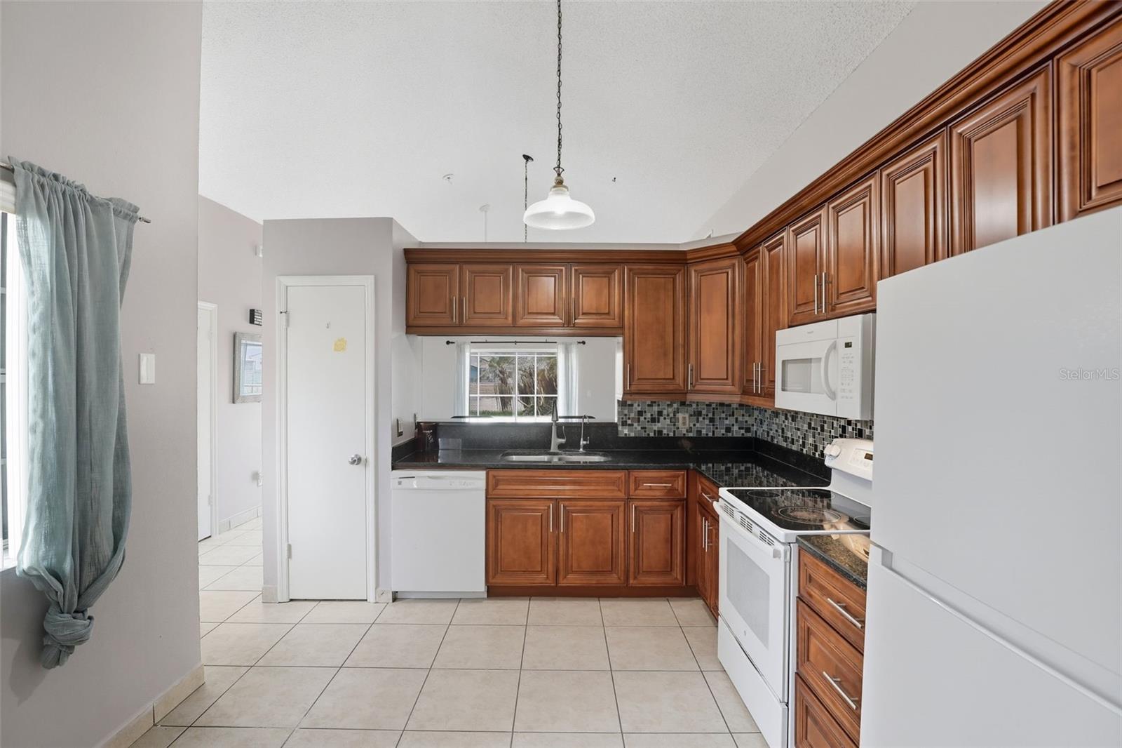 Image 12 of 29 For 1031 Apopka Woods Lane