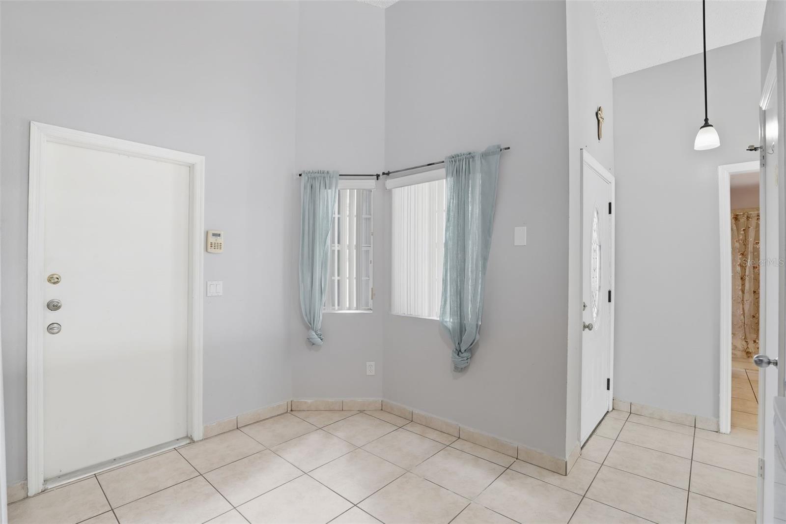 Image 13 of 29 For 1031 Apopka Woods Lane