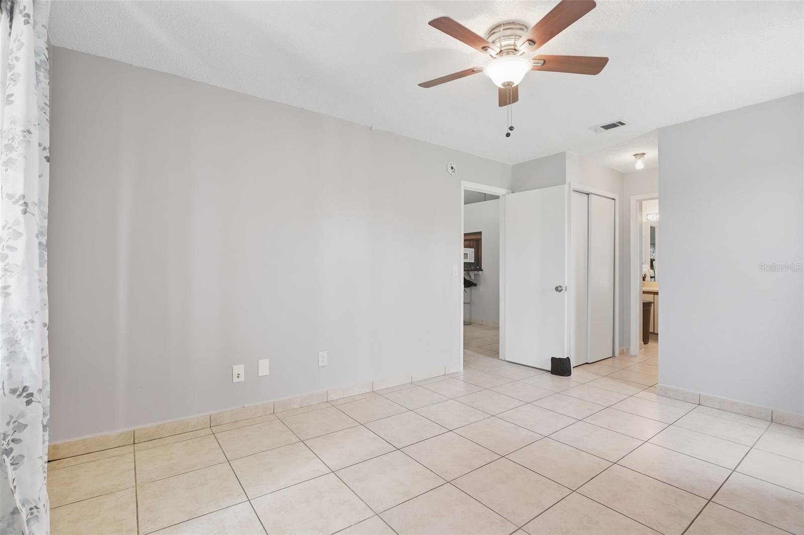 Image 15 of 29 For 1031 Apopka Woods Lane