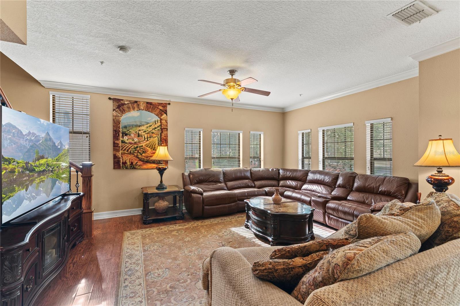 Image 15 of 75 For 3433 Messina Drive
