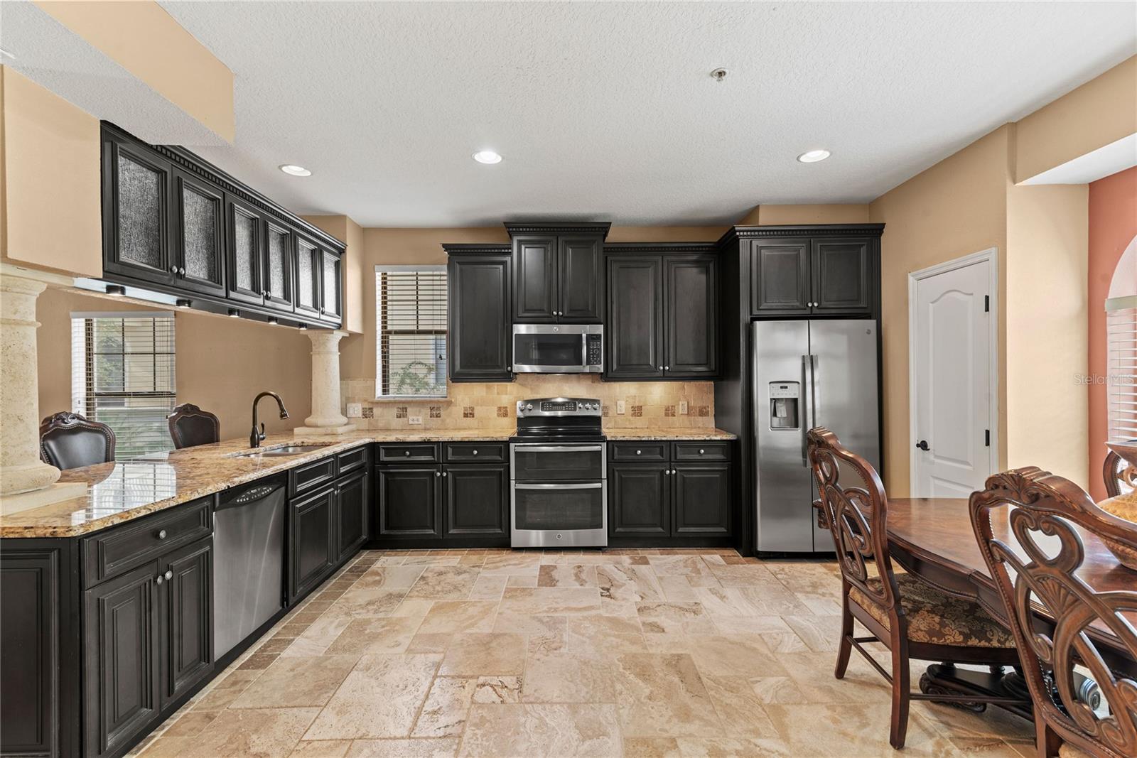 Image 17 of 75 For 3433 Messina Drive
