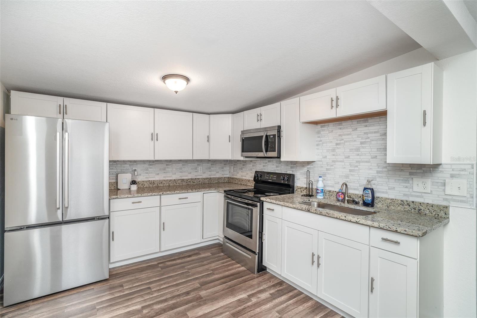 Image 2 of 10 For 211 Duxbury Avenue
