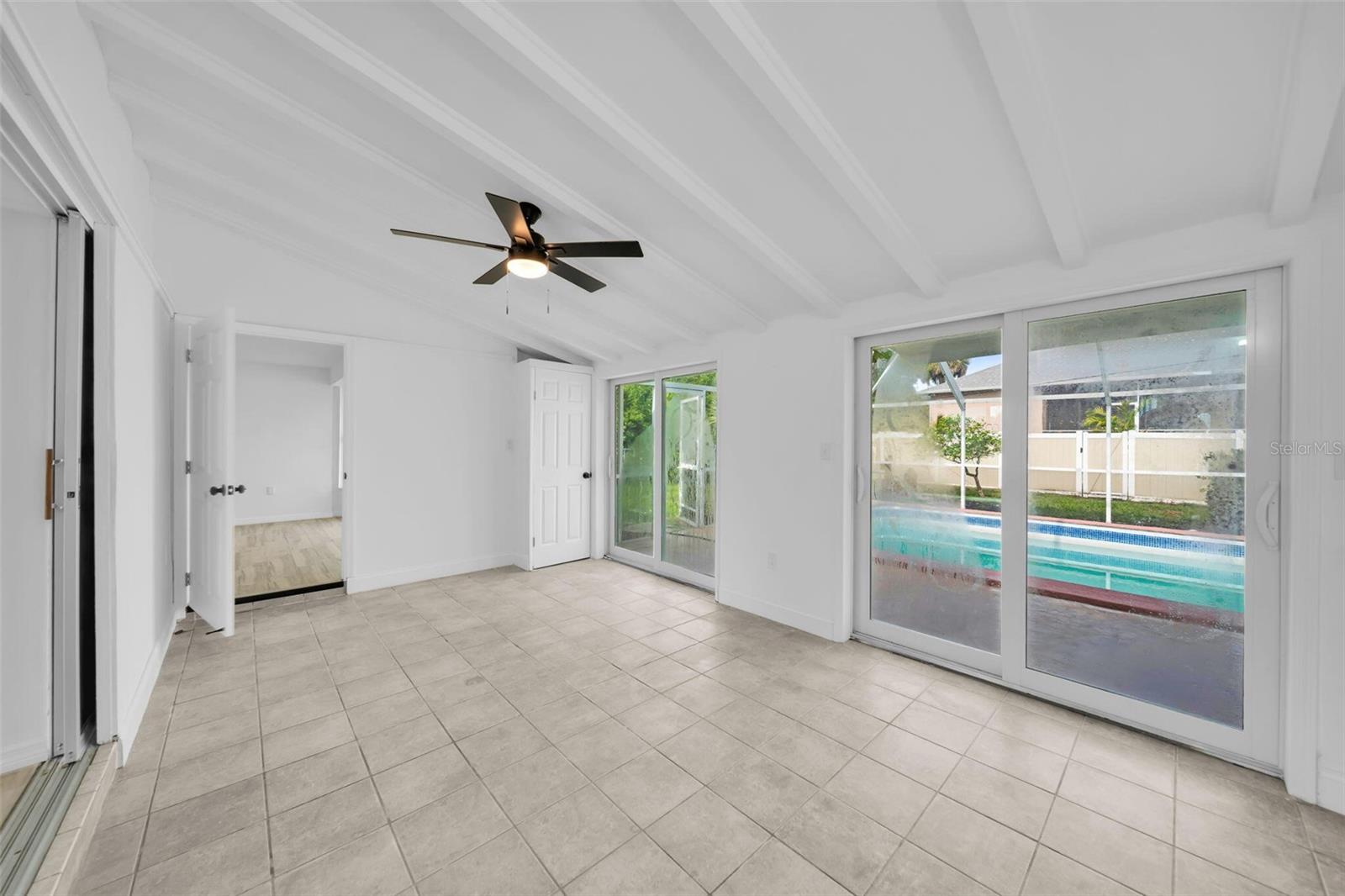 Image 16 of 30 For 3307 Pinetree Street