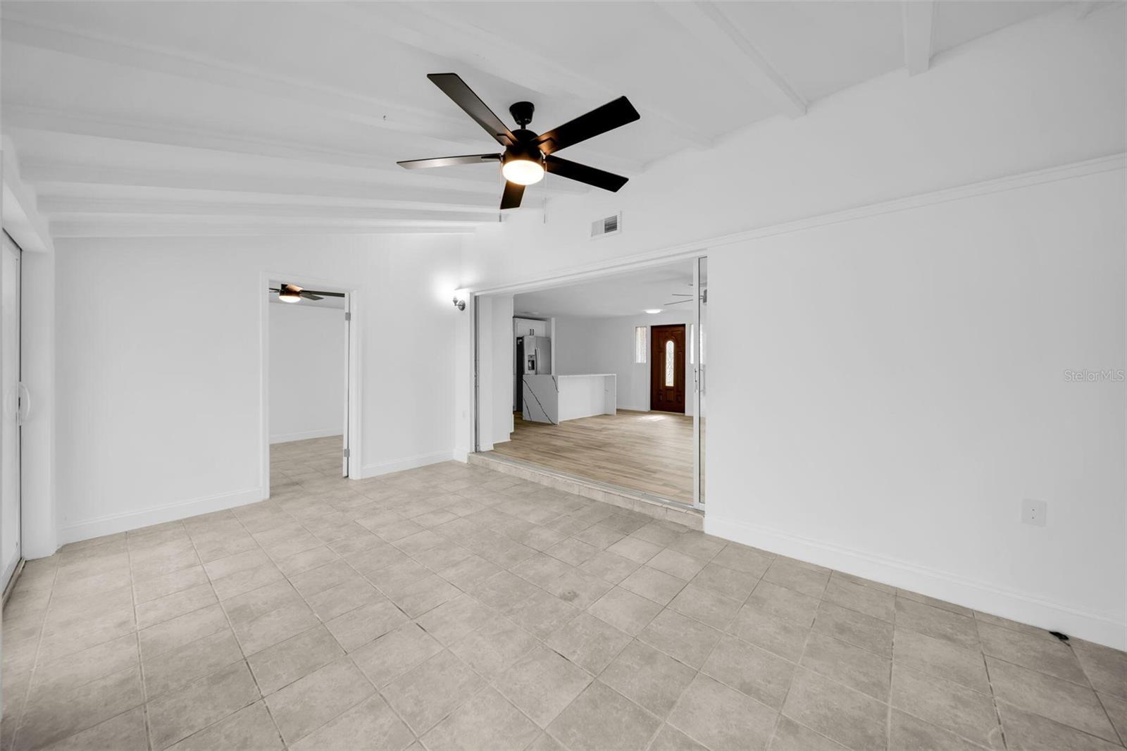 Image 17 of 30 For 3307 Pinetree Street