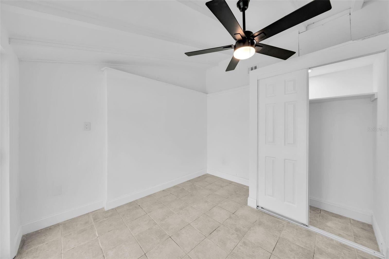 Image 19 of 30 For 3307 Pinetree Street