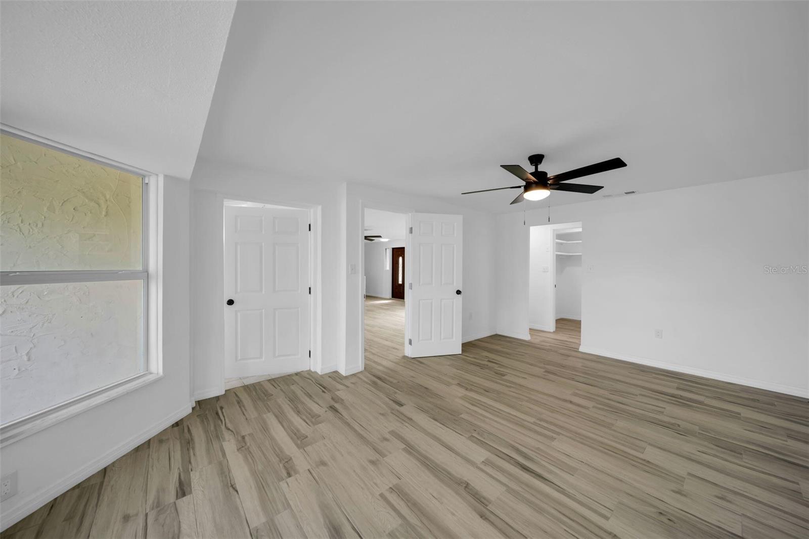 Image 20 of 30 For 3307 Pinetree Street