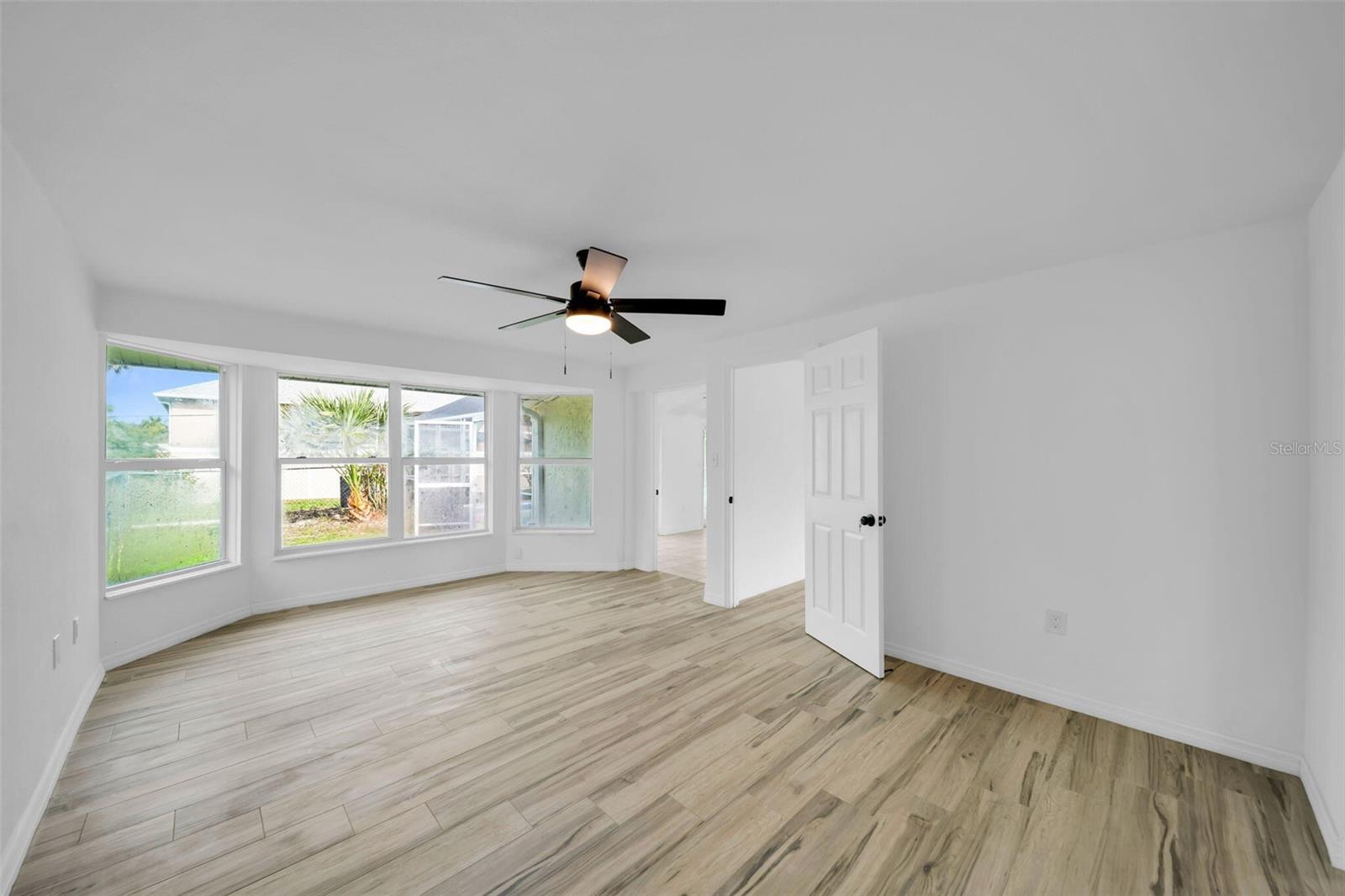 Image 21 of 30 For 3307 Pinetree Street