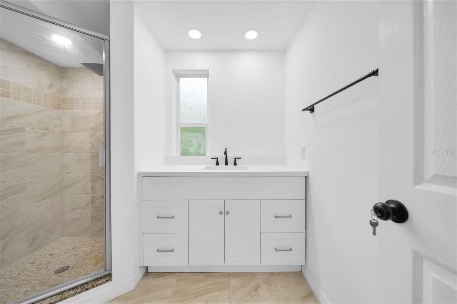 Image 23 of 30 For 3307 Pinetree Street