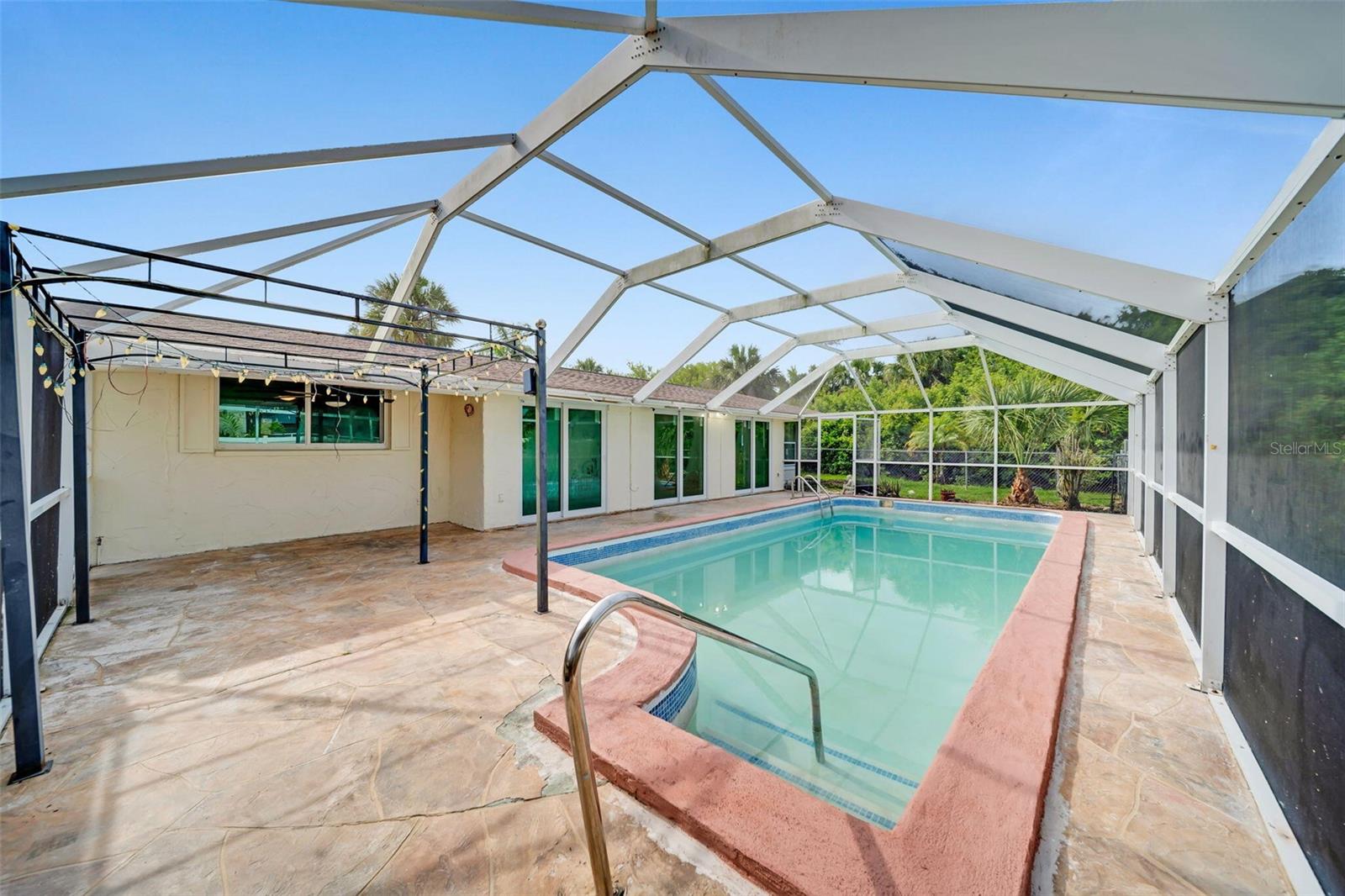 Image 29 of 30 For 3307 Pinetree Street