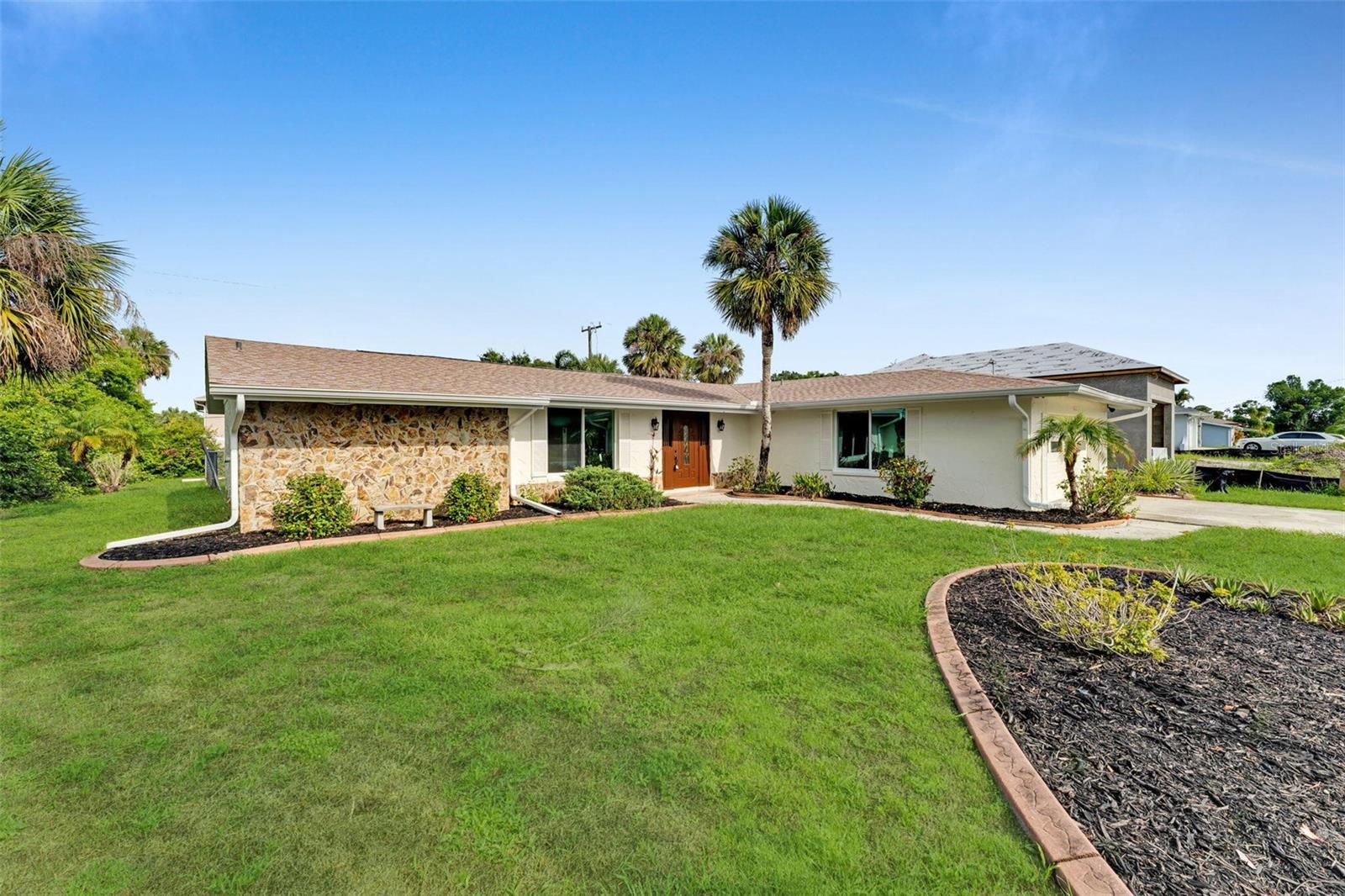 Image 3 of 30 For 3307 Pinetree Street