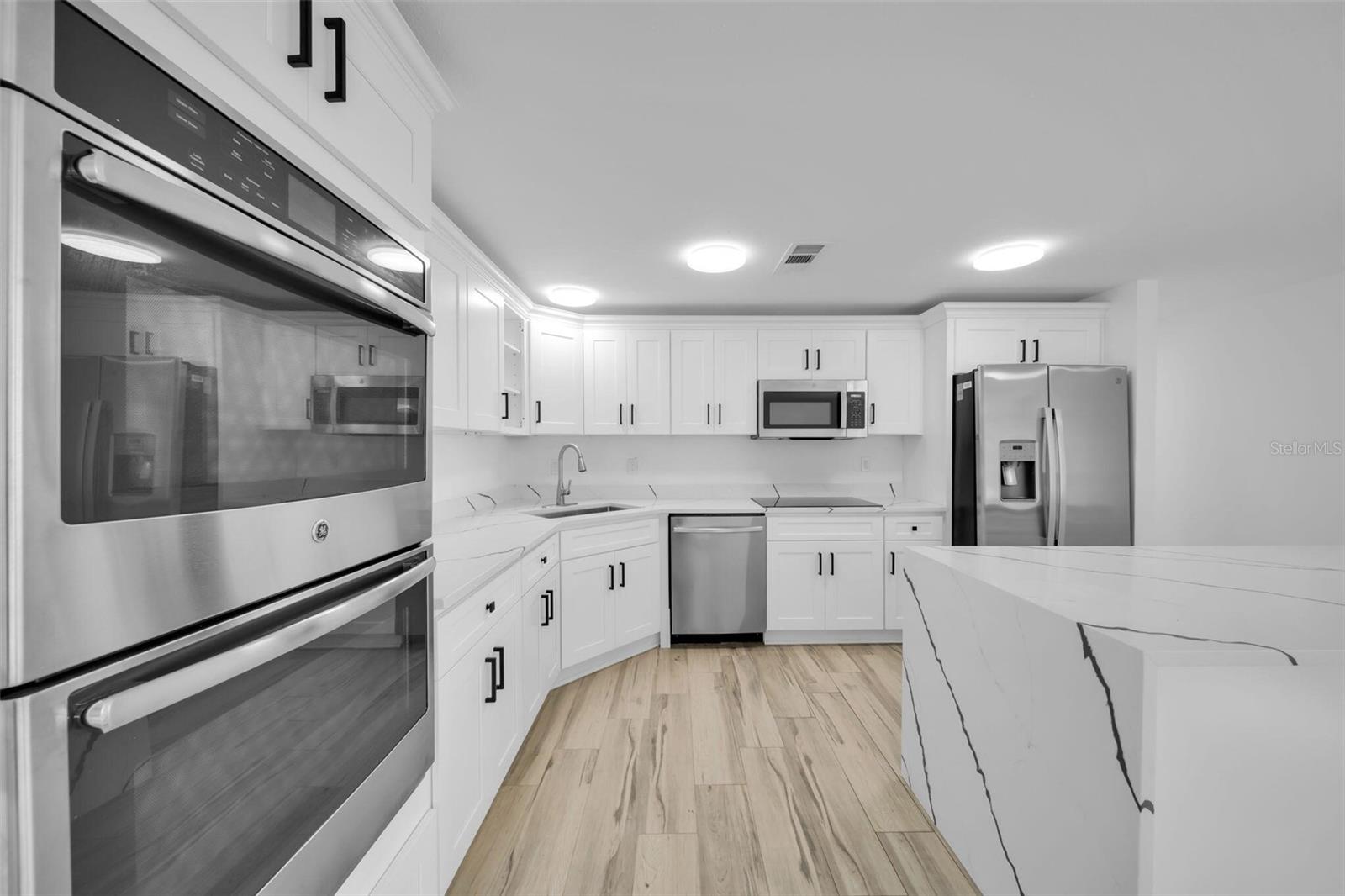 Image 8 of 30 For 3307 Pinetree Street