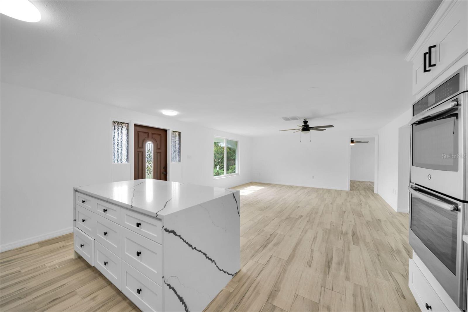 Image 9 of 30 For 3307 Pinetree Street