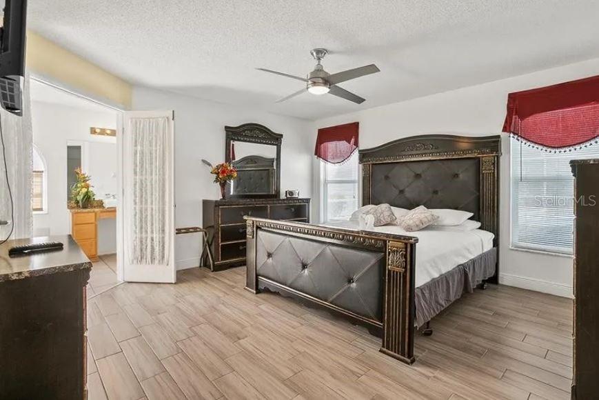 Image 18 of 38 For 2871 Picadilly Circle