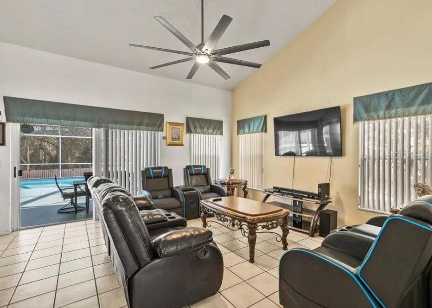 Image 9 of 38 For 2871 Picadilly Circle