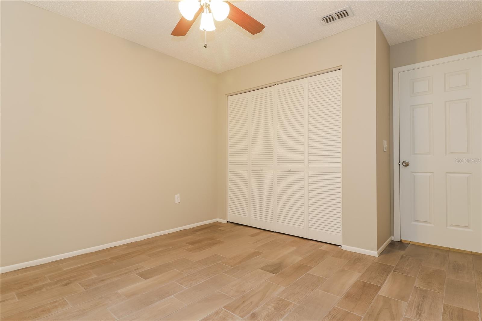 Image 12 of 16 For 5048 Brandeis Circle S