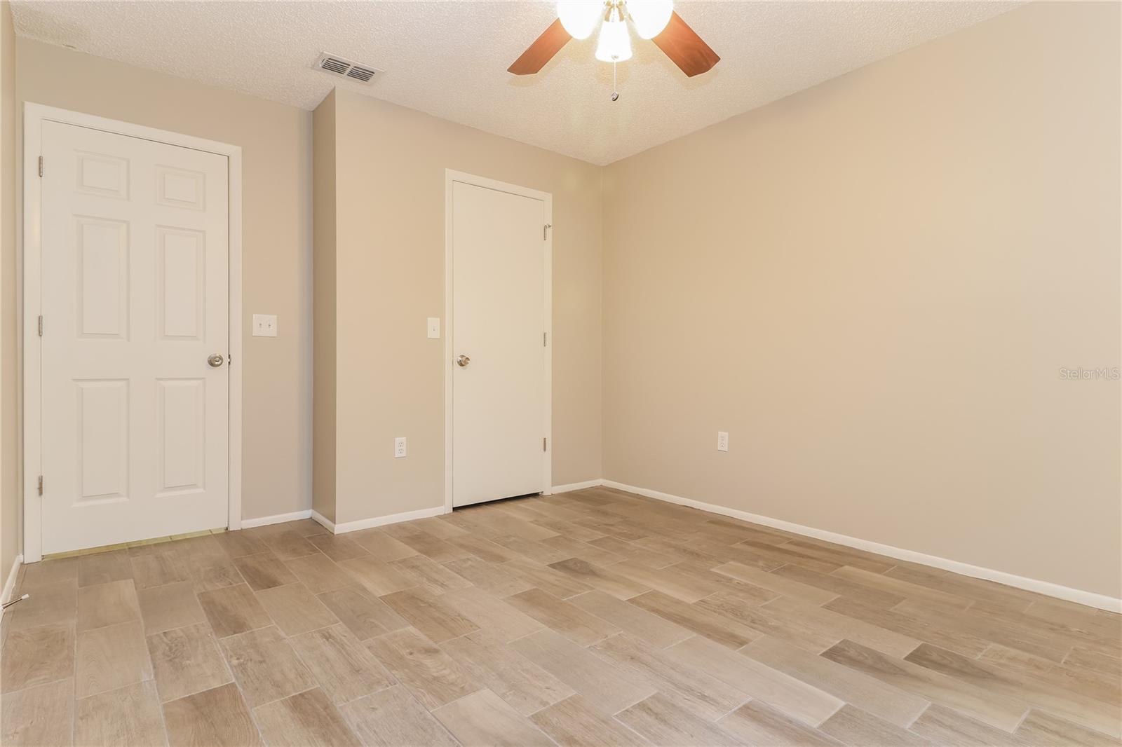 Image 13 of 16 For 5048 Brandeis Circle S