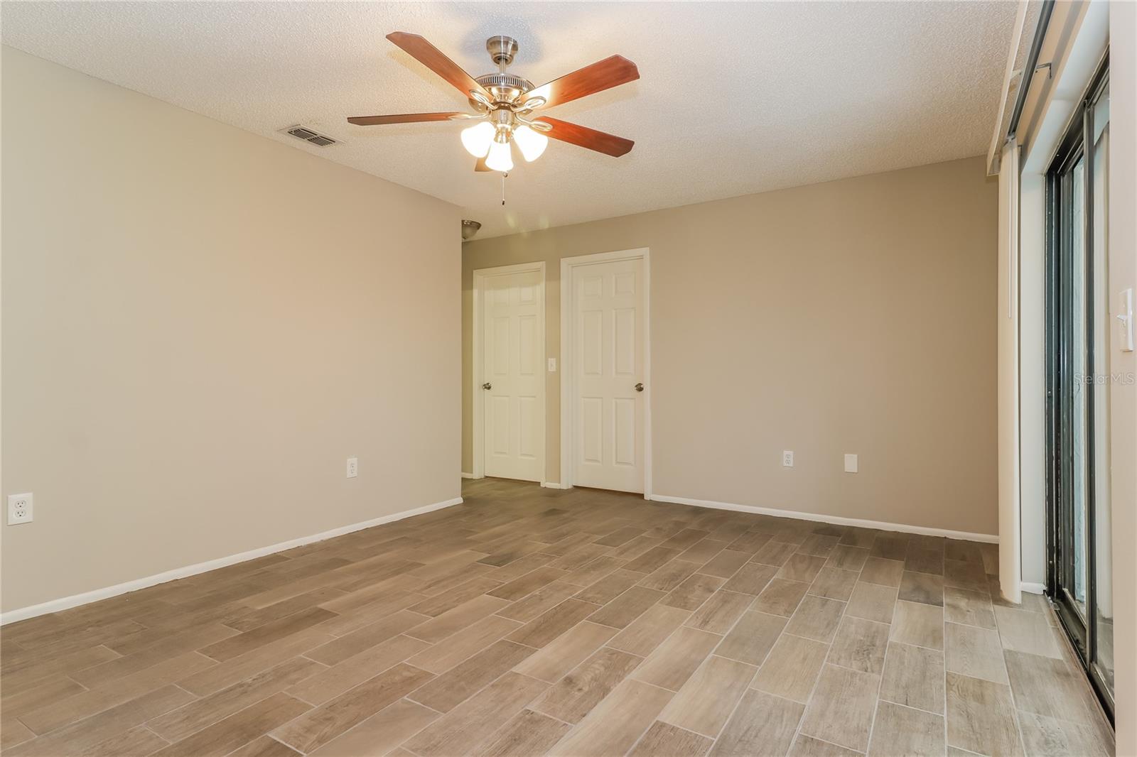 Image 3 of 16 For 5048 Brandeis Circle S