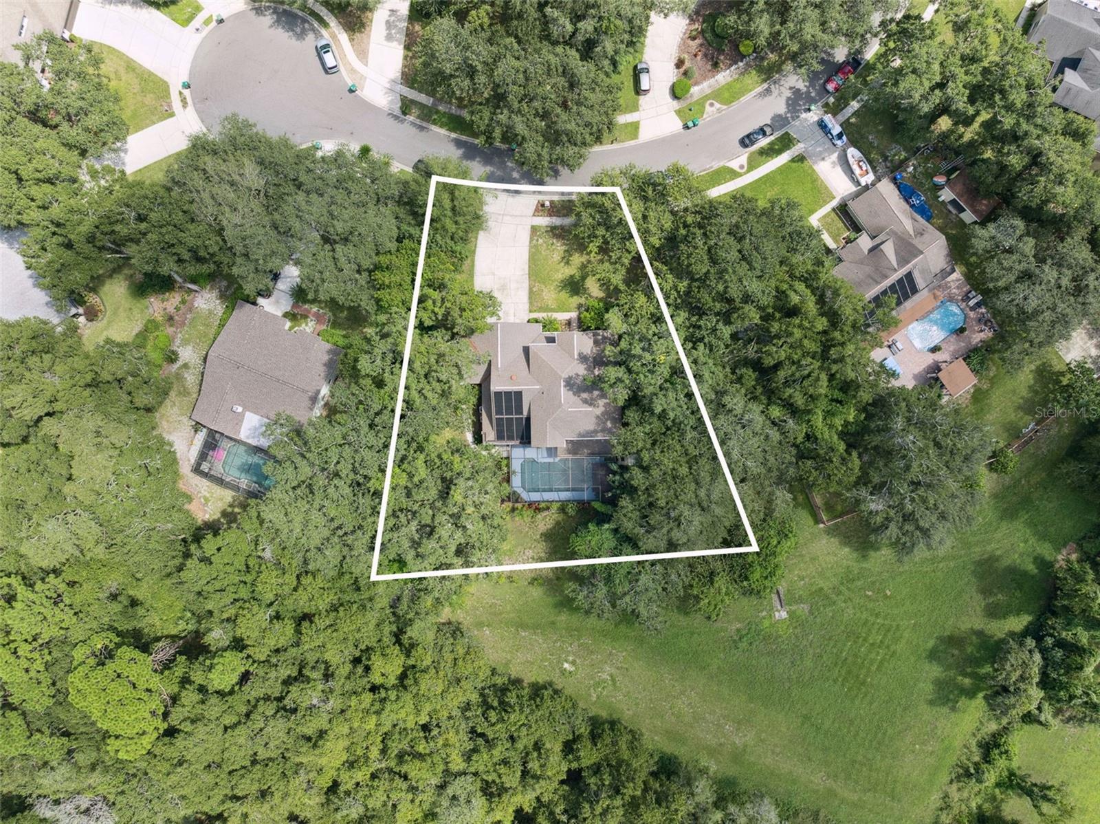 Image 2 of 50 For 924 Southern Oak Lane