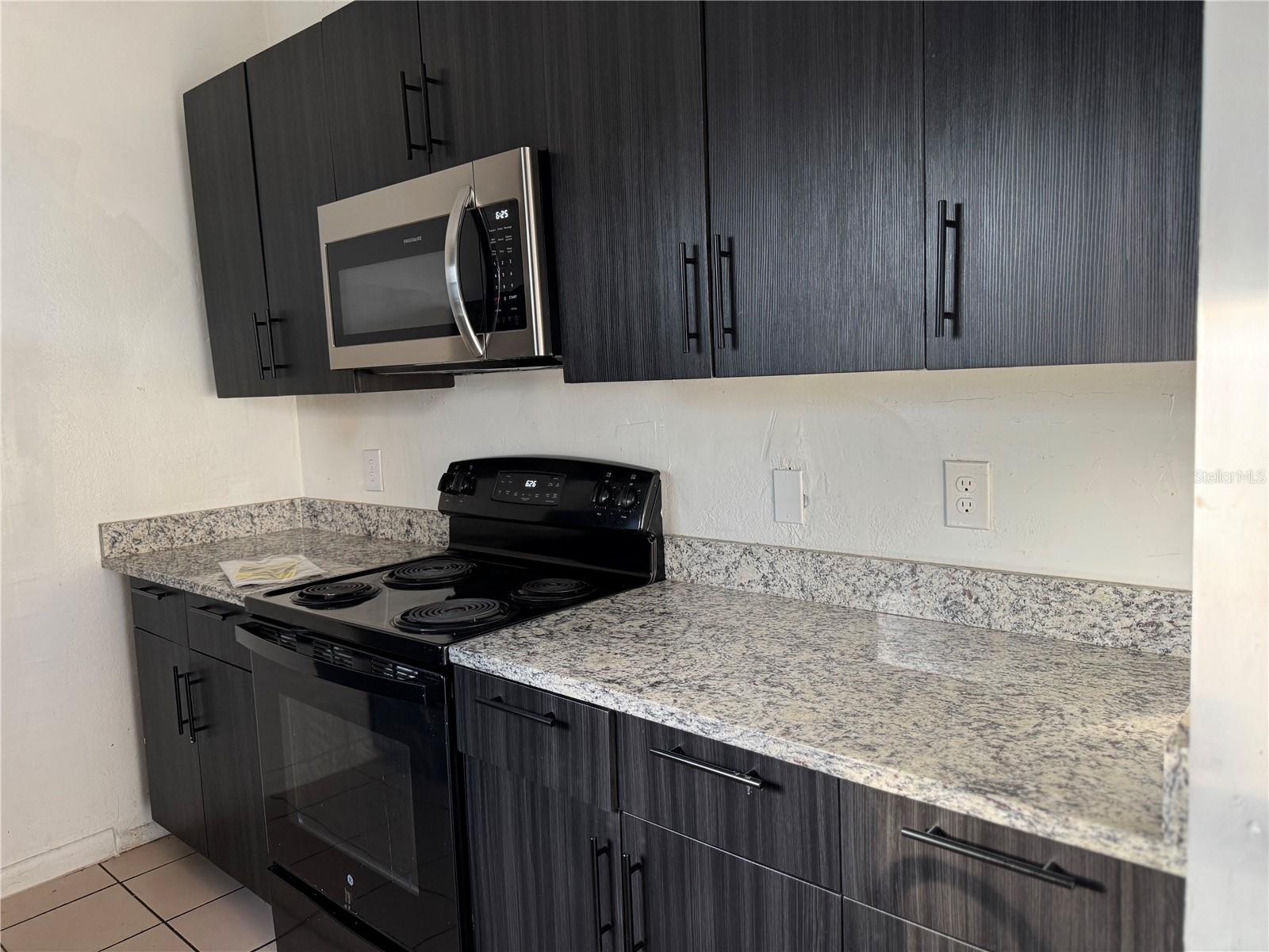 Image 4 of 9 For 5202 Palisades Drive