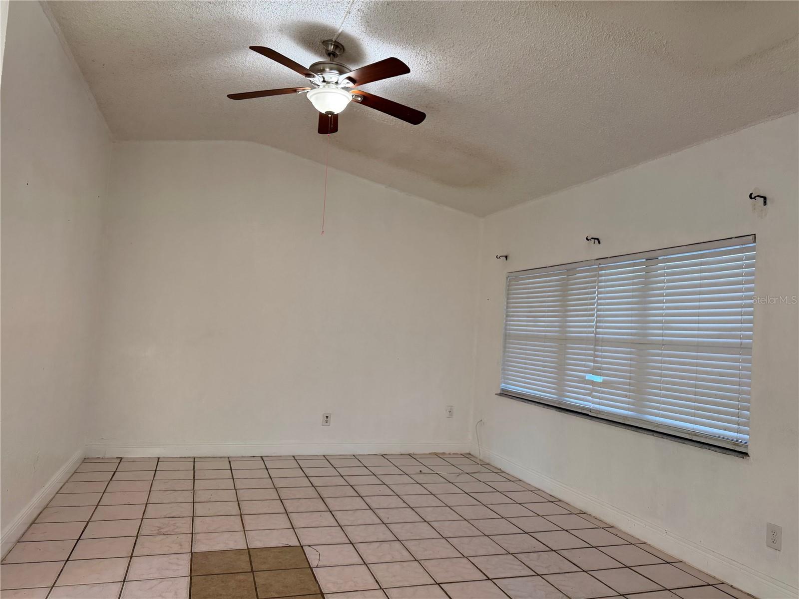 Image 6 of 9 For 5202 Palisades Drive