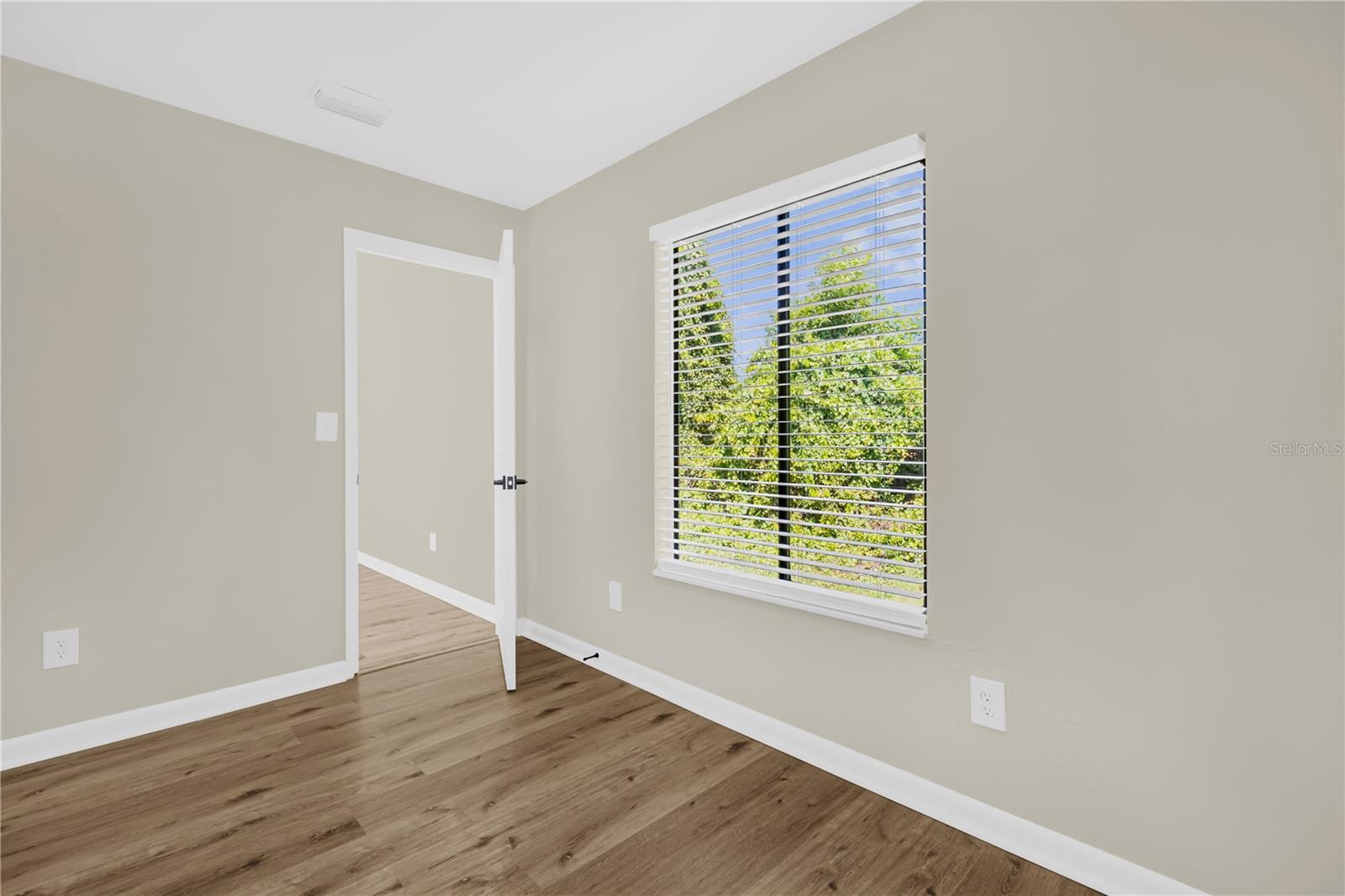 Image 23 of 31 For 2521 Yule Tree Drive