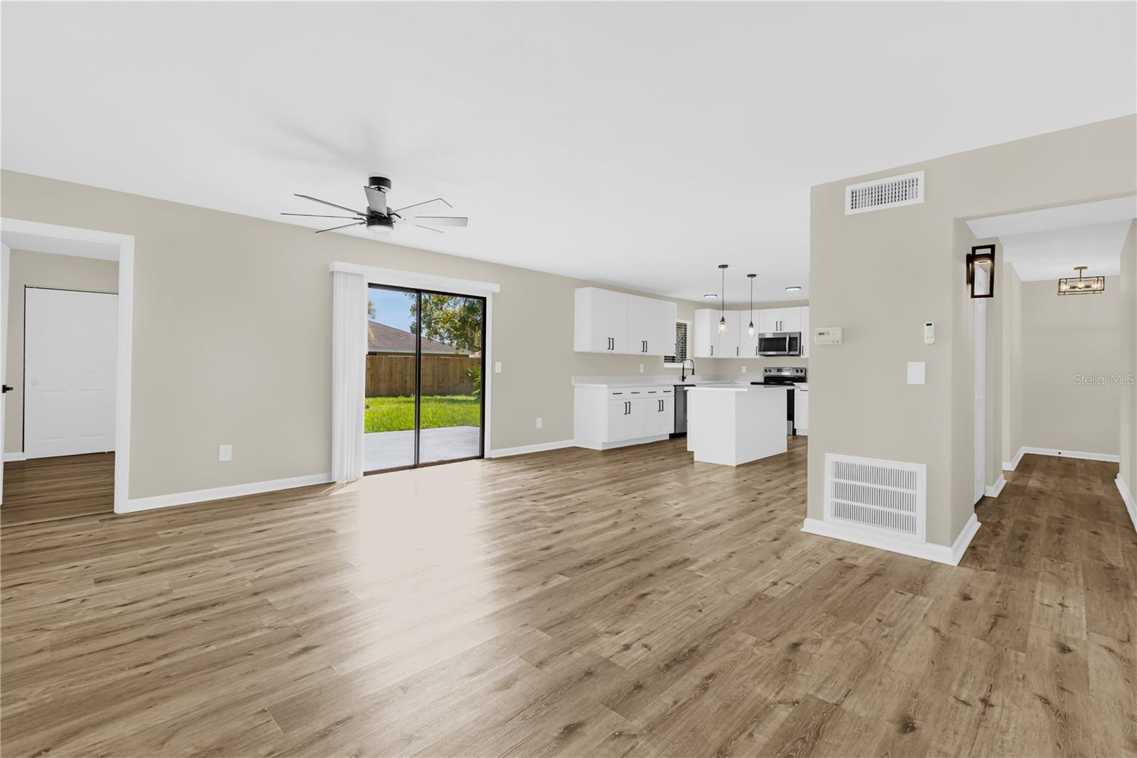 Image 7 of 31 For 2521 Yule Tree Drive