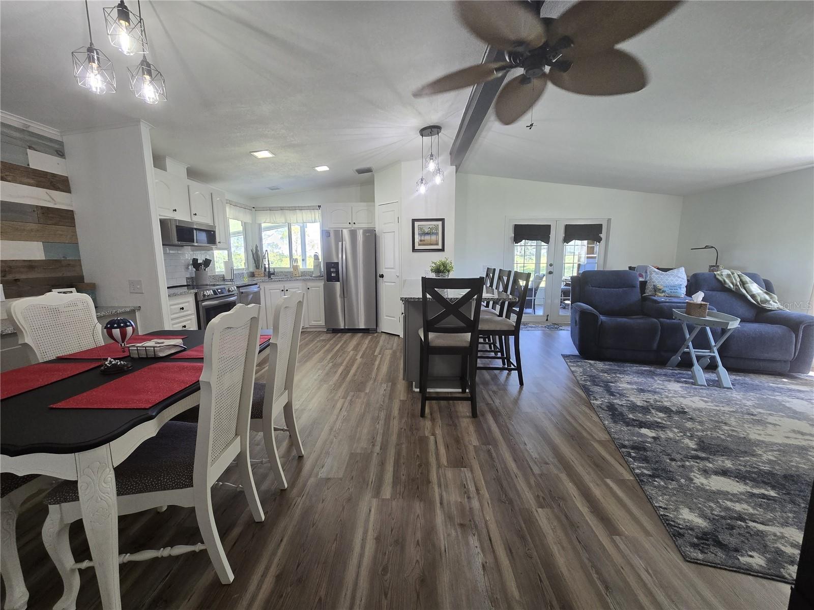 Image 11 of 33 For 3935 Parway Road 1322