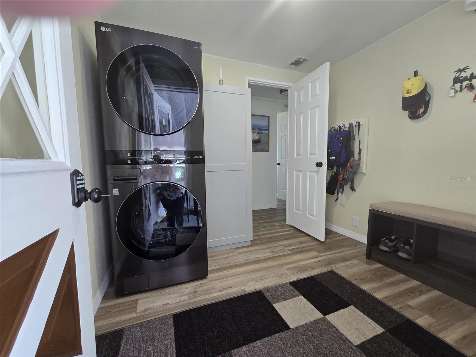 Image 4 of 33 For 3935 Parway Road 1322