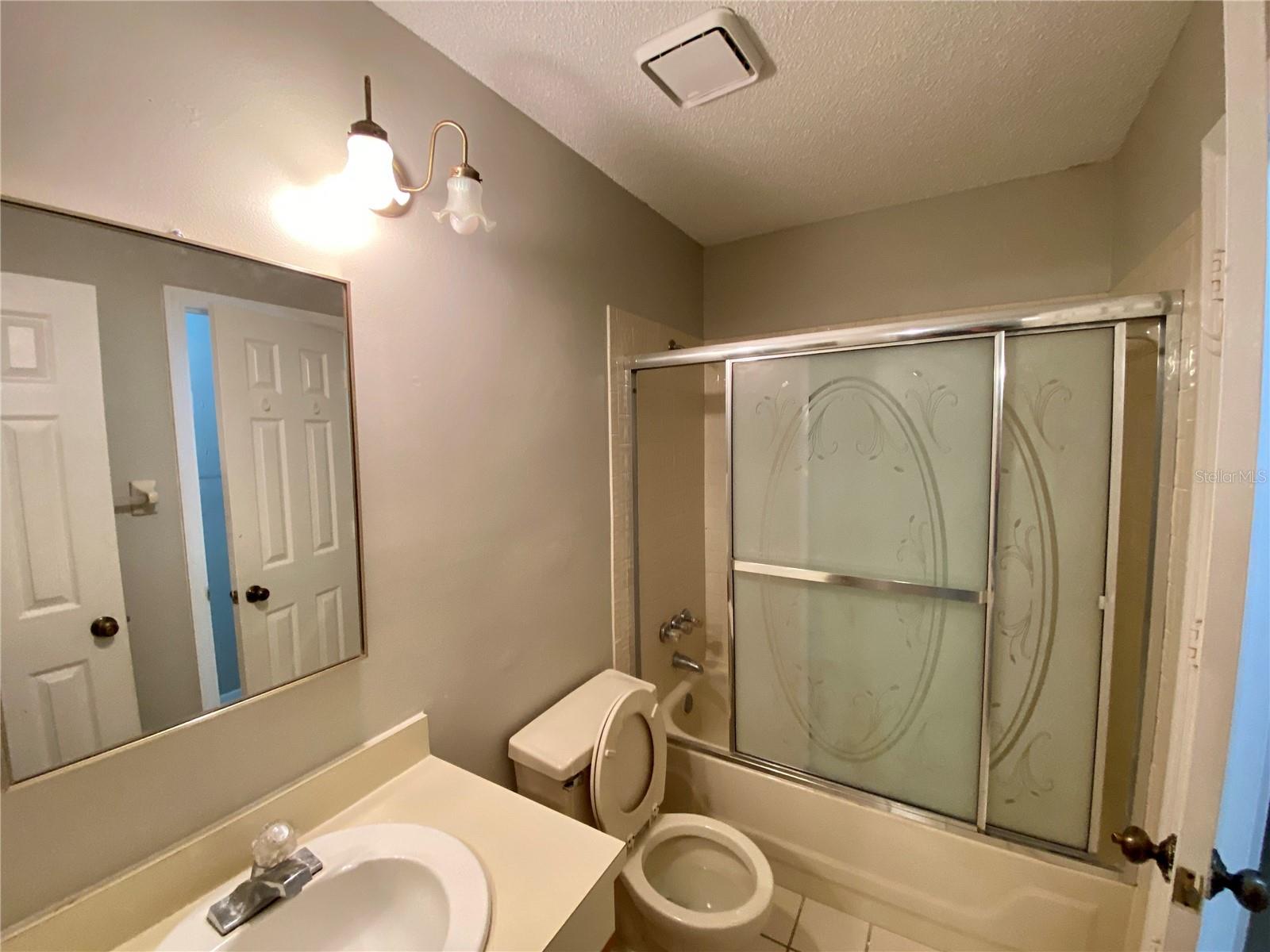 Image 12 of 17 For 610 Colorado Place 49