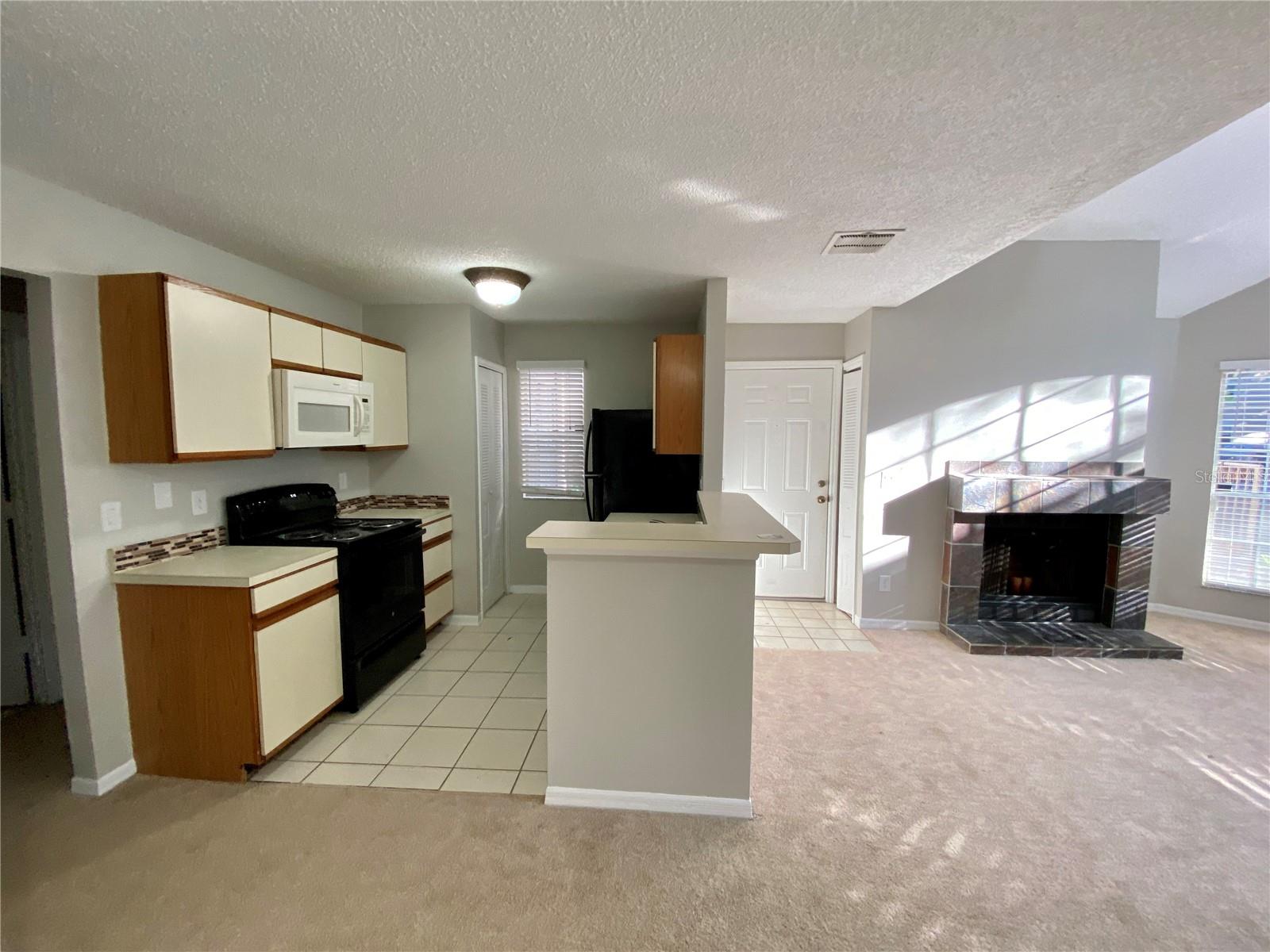 Image 7 of 17 For 610 Colorado Place 49