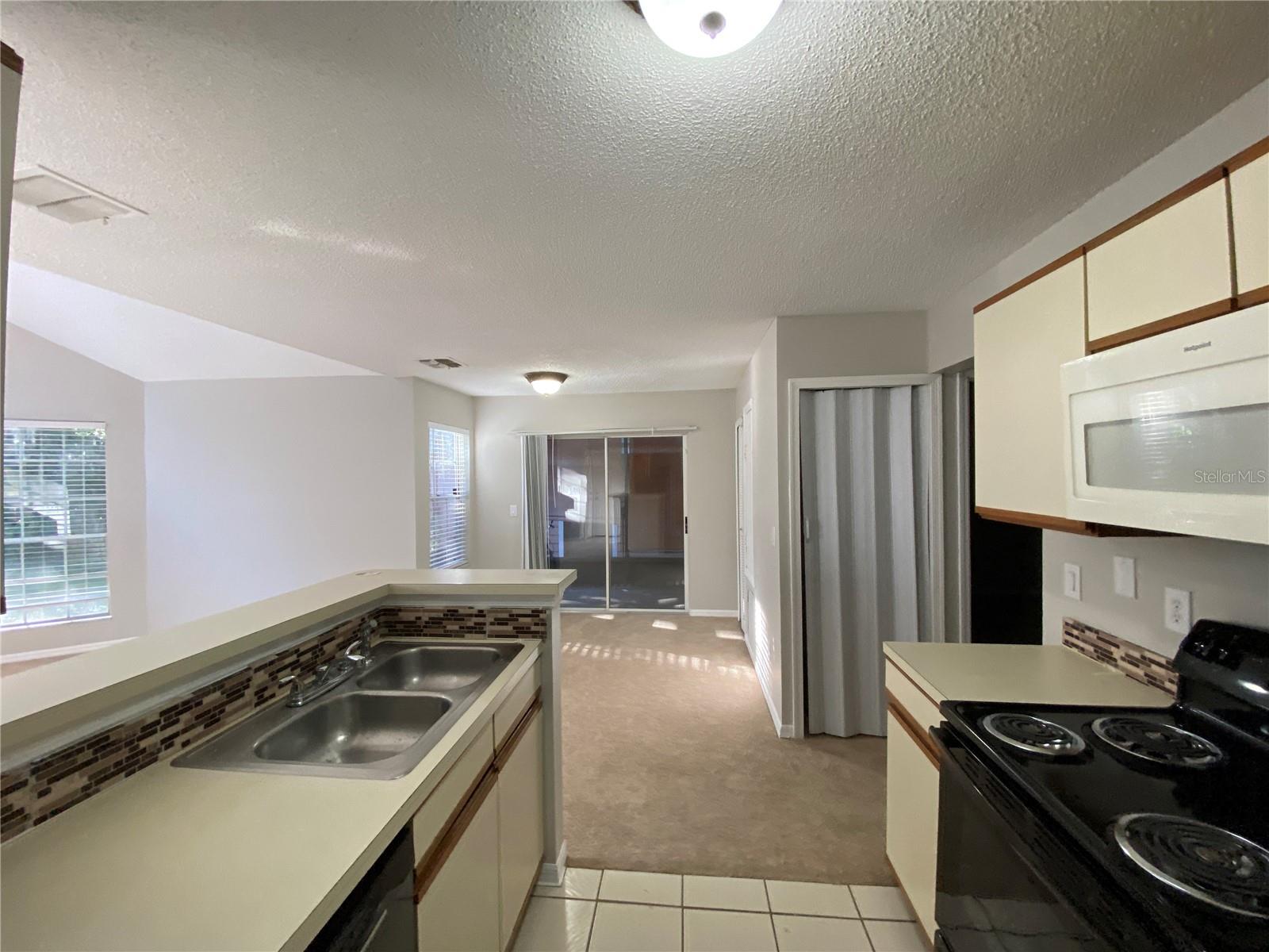 Image 8 of 17 For 610 Colorado Place 49
